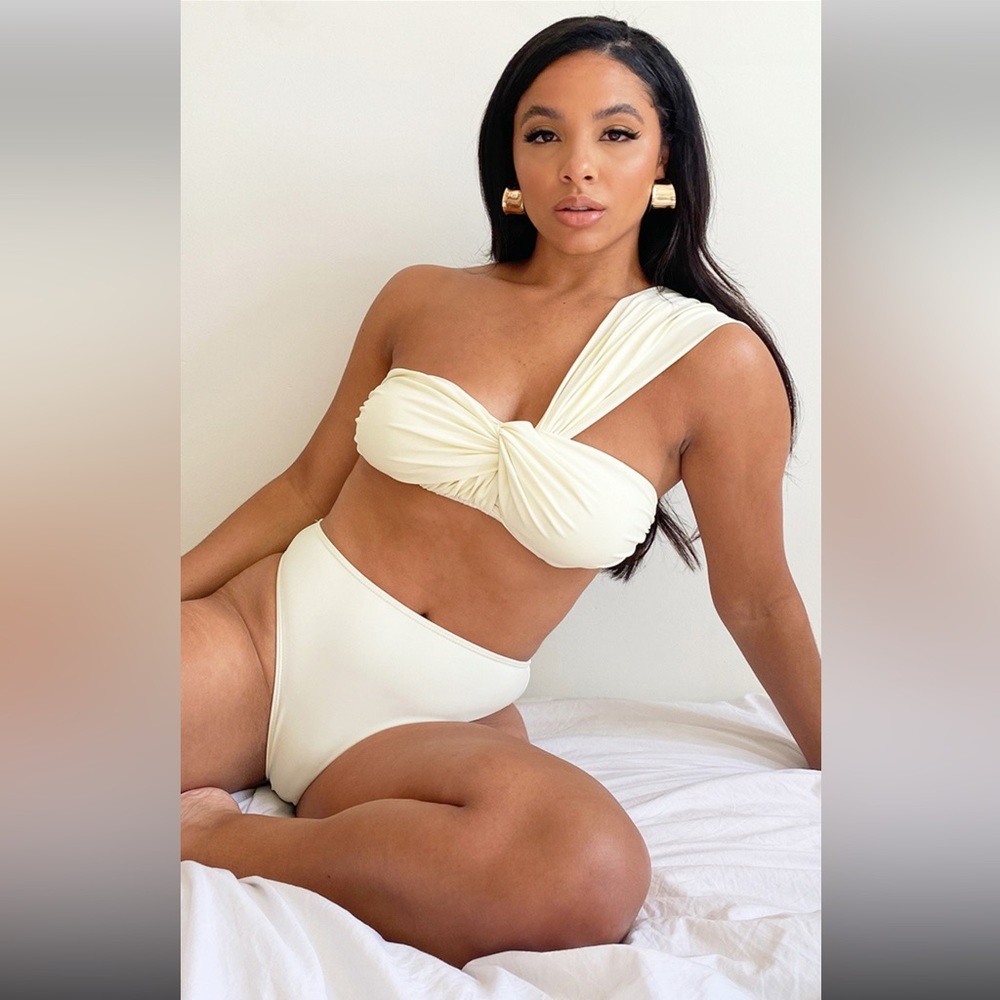 Prettylittlething Cream One Shoulder Bikini